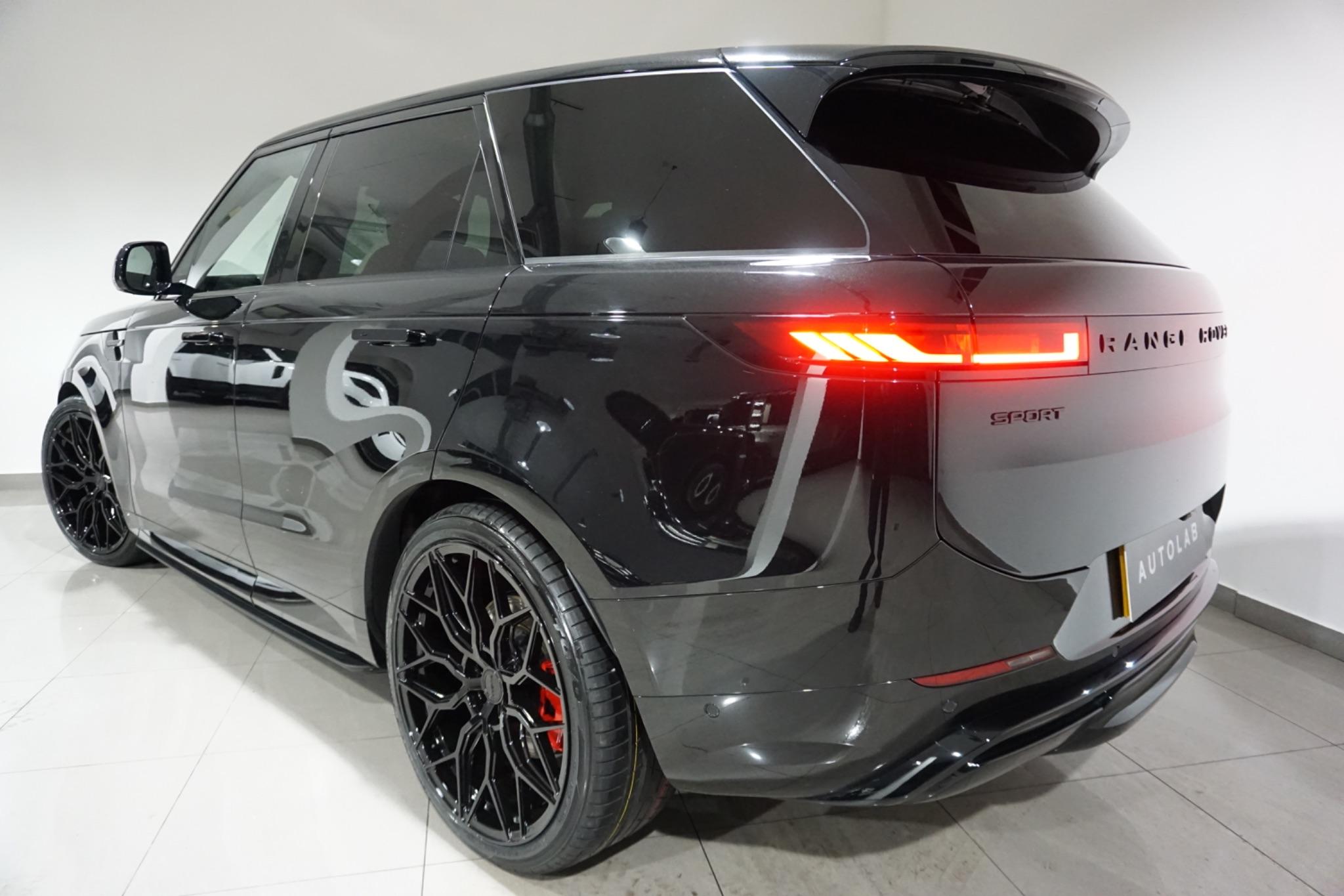 Land Rover Range Rover Sport 3.0 D300 MHEV Dynamic SE Auto 4WD Euro 6 (s/s) 5dr